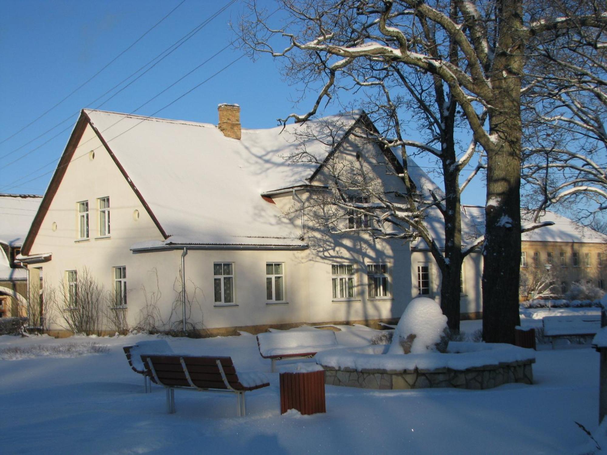 Kalna Ligzda Hotel Smiltene Exterior photo