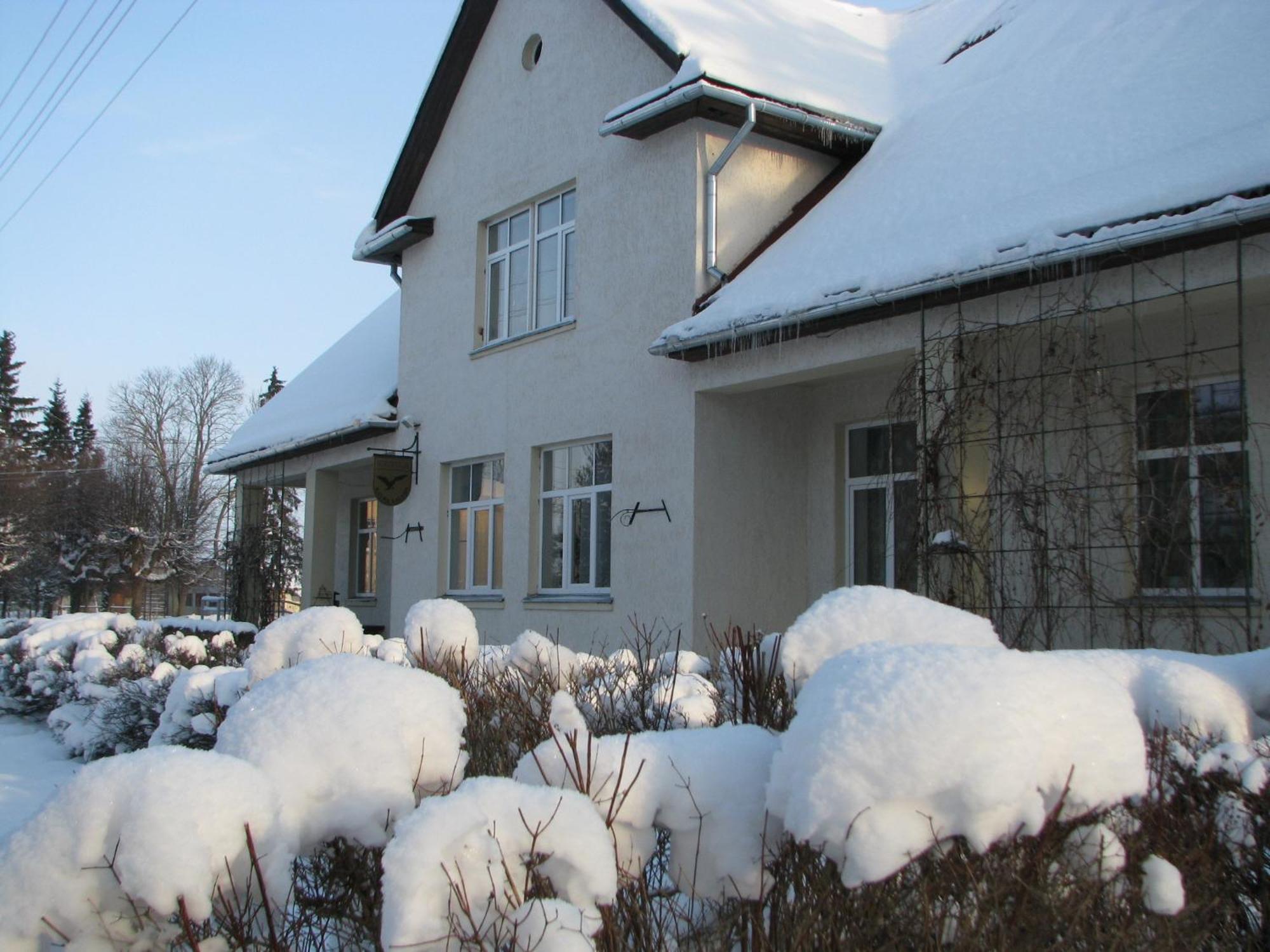 Kalna Ligzda Hotel Smiltene Exterior photo